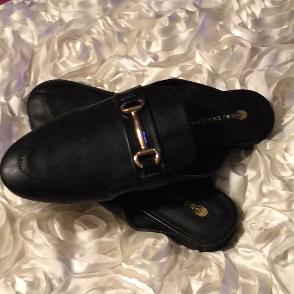 Womens flats